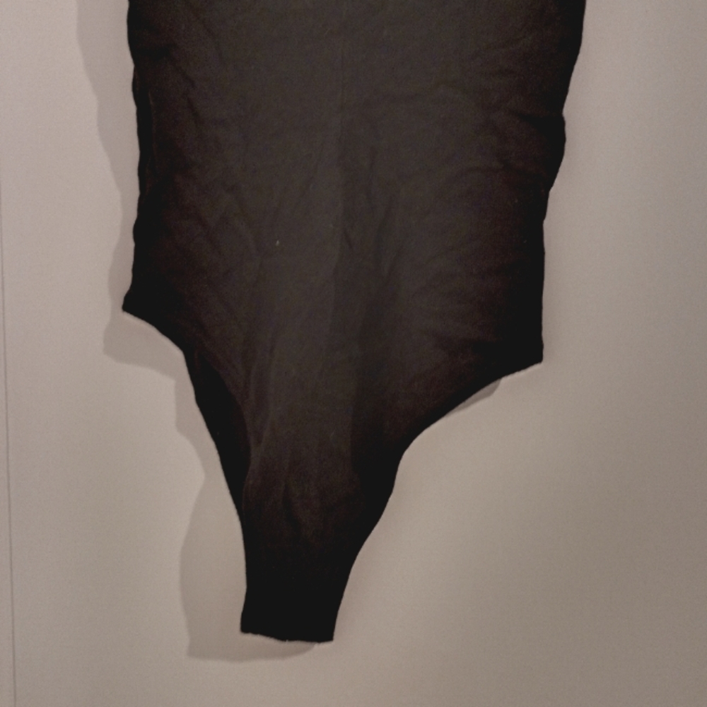 Ksubi black V front knit bodysuit in Size S - Picture 6 of 7
